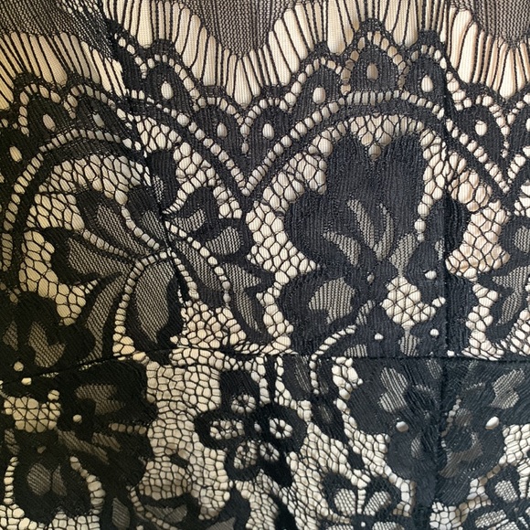 Lily Whyte sleeveless black dress - Picture 8 of 8